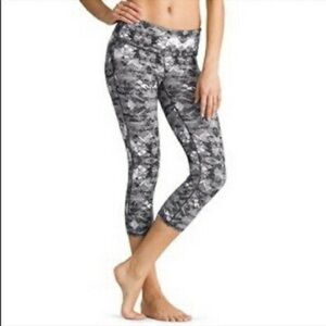 Athleta Chaturanga Black Gray Cosmic Crop …